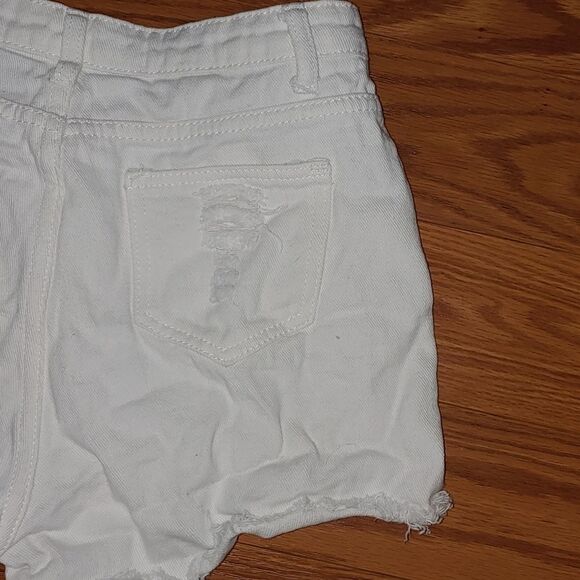 Shein Distressed white  jean shorts Sz M NWOT - Picture 7 of 8
